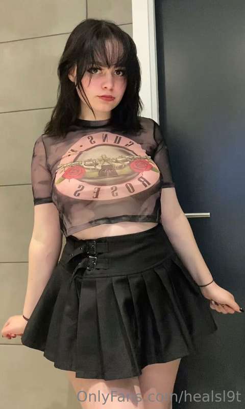 wanna see me take off my blouse?