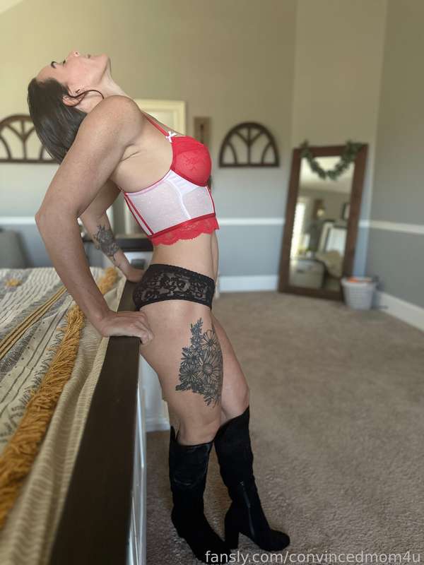 Convincedmom4U - Fansly - 01 Nov, 2024 3