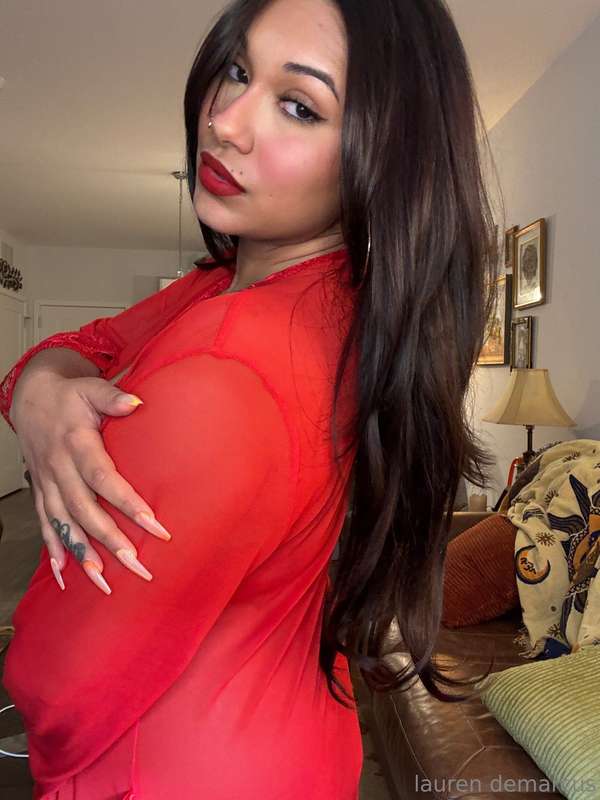 the red package pics ❤️💋 I always feel like I look my mom in.. 2