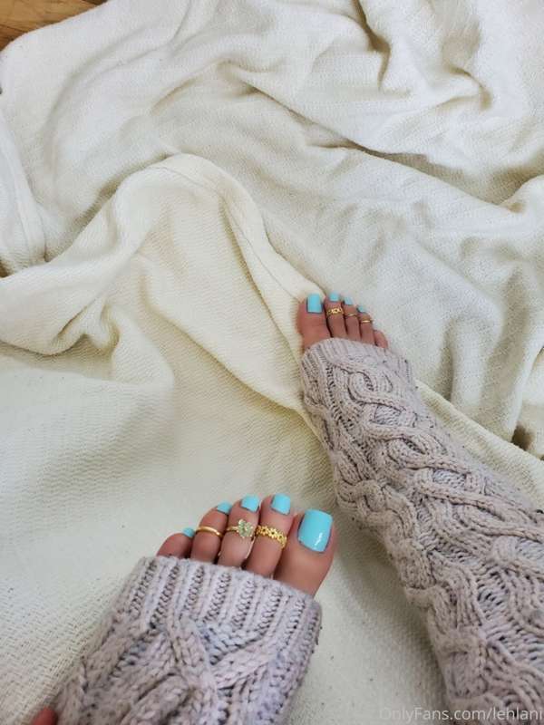 Toes 😋 3
