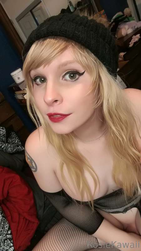 New fishnet x <3 40 pics each post 6/9 9
