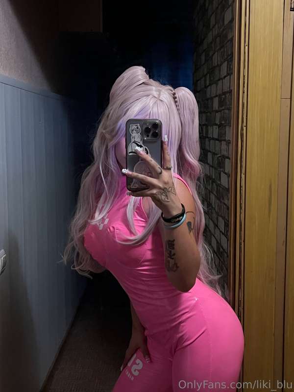 Do you like my costume?💟🥰