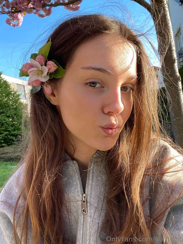 Hey guys!😘Just wanted to share some sunny vibes with you. Fe..