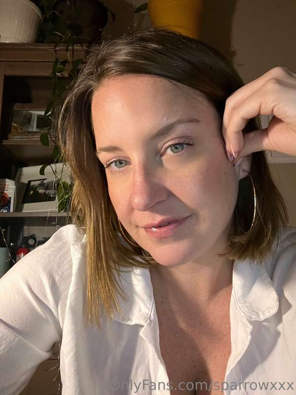 Here are some selfies. 

I'm going live tonight on the free .. 1