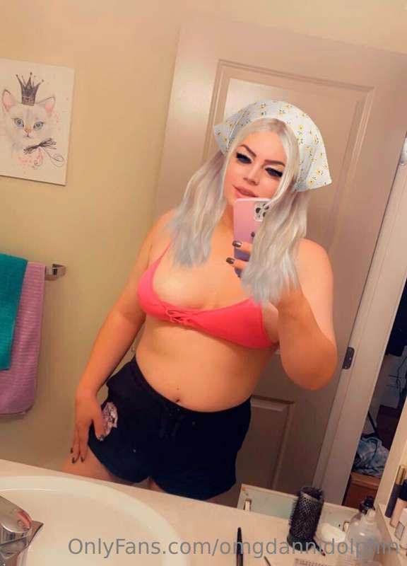 Who wants to worship this cock? 🧡🙏🏻