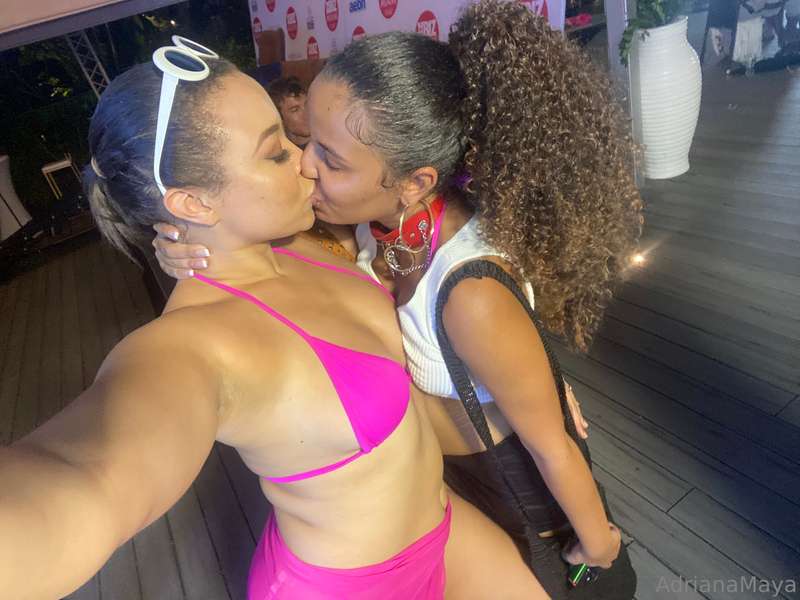 @perkytitsvip