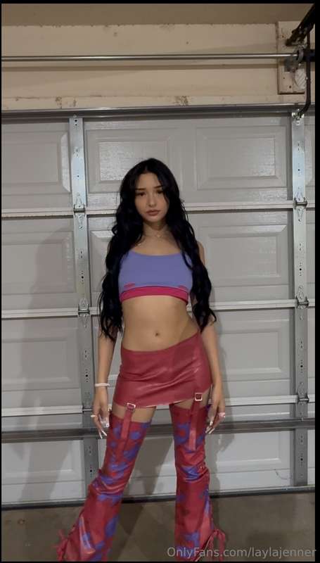 would u fuck me against this wall? be honest... 1