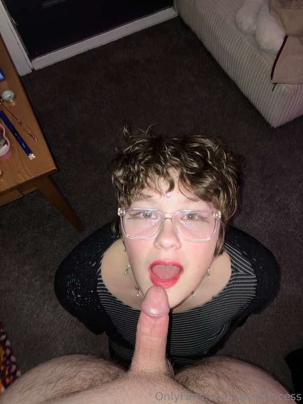 Hi I dressed up purty last night :3  1