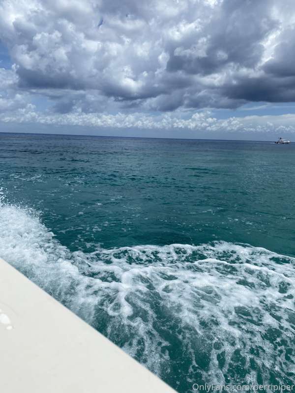 Happy Saturday! 😘🥰 #boatadventures