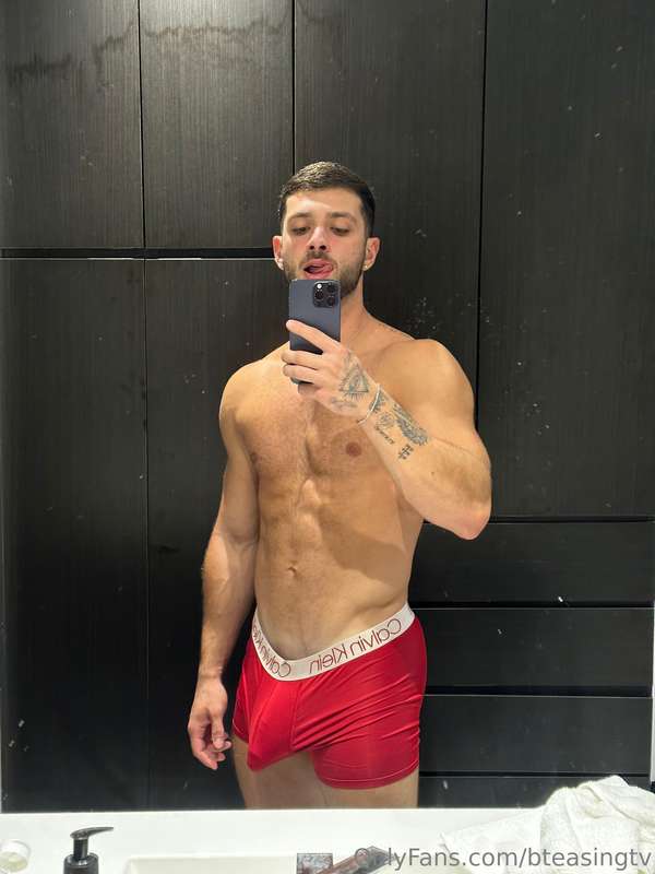 hey baby. thanks for subscribing to my free page. Get a clos..