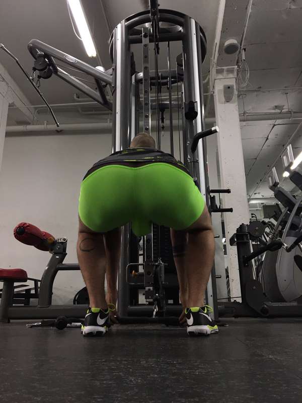 more bulging at the gym 3