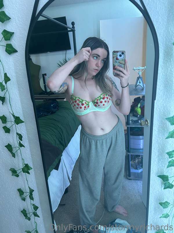 If I walked in your room like this what would you do? 👀