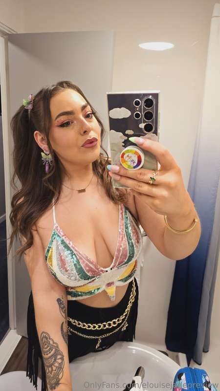 Would you say Hi to me if you saw me at a festival? 😜🦋💓