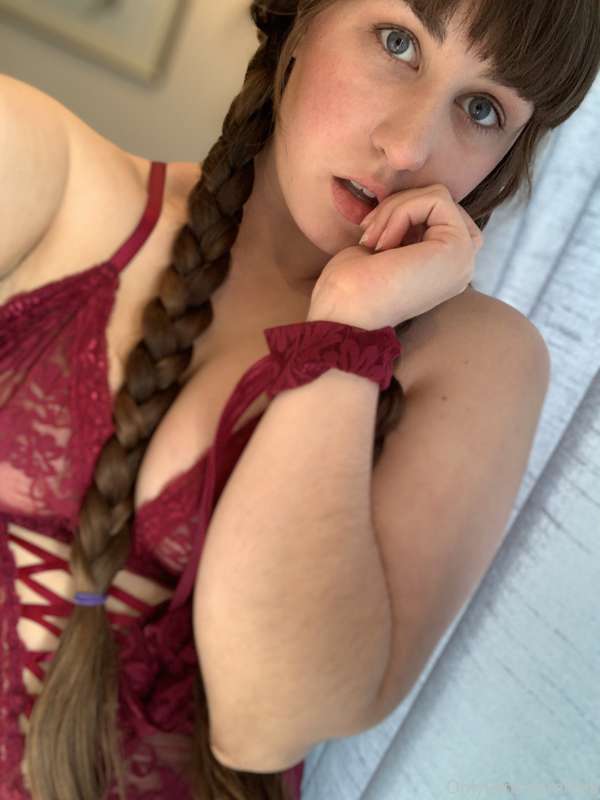 First sexy outfit I've had that came with wrist cuffs. 1