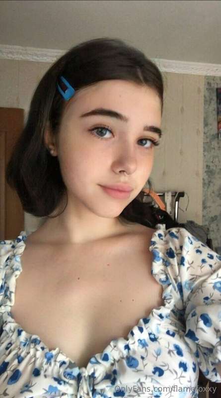 ## ❤️‍🔥She is waiting for you👉😍@valerriana😍 Cute girl @valer..