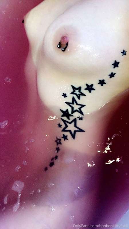 The best thing sbout dying my hair. . . MULTICOLORED BATHS! ..