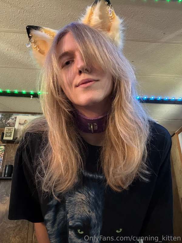 I’m a hungry fox who needs a nice dick to snack on 👄😵‍💫 I’ll.. 4