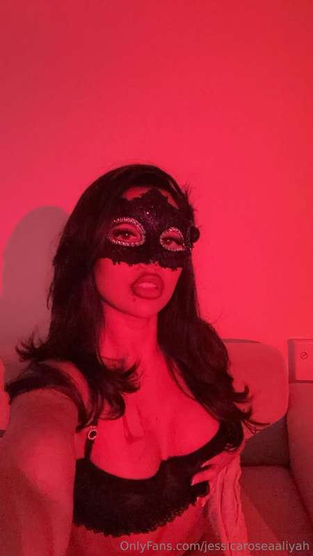 🎃🍫🍭🍬Trick Or Treat!🍫🍭🍬🎃Consider this me knocking on your doo..