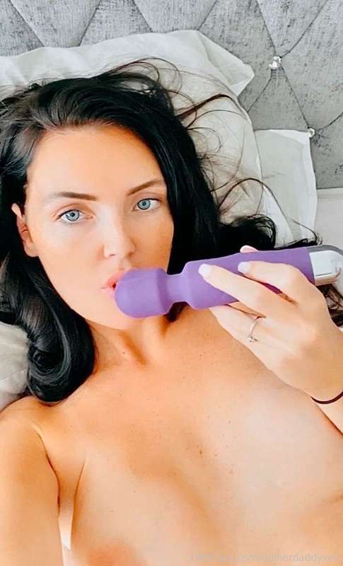 You need to subscribe to this filthy slut NOW and get a naug..