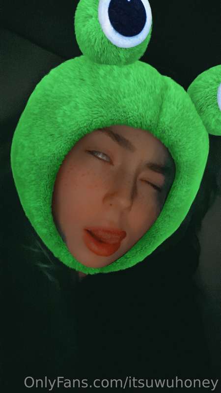 A collection of pictures where I stick my tongue out 5