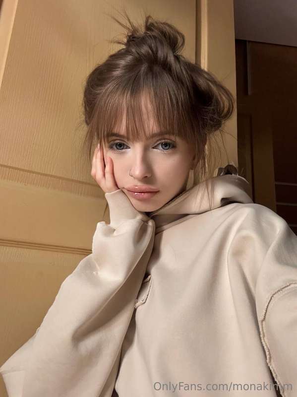 This super cute and playful girl @lola_lli loves sucking on ..