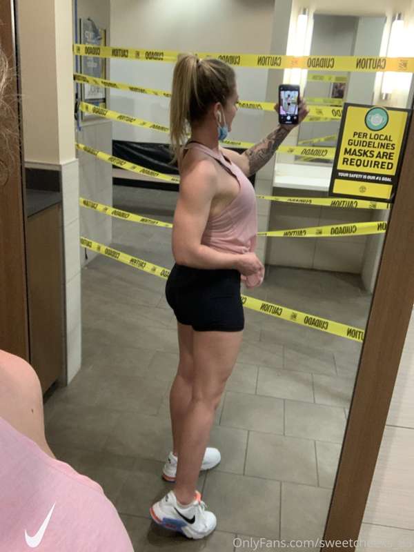 Wore my tight shorts to the gym. Tell me what you think? Mak.. 4