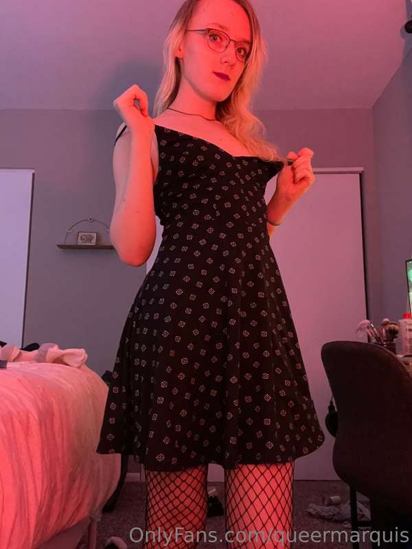 Shortly after taking these pics I made a girl cum so hard th.. 8