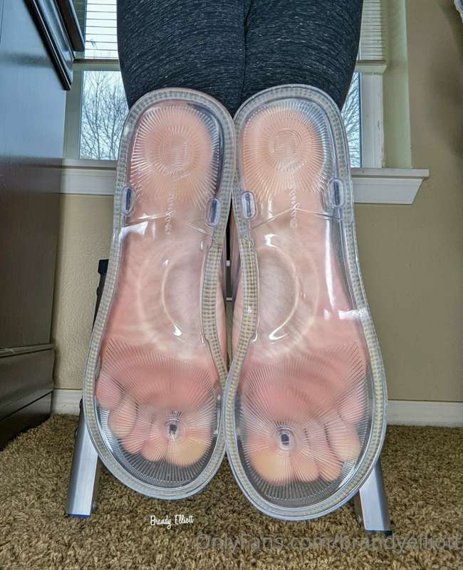 👀