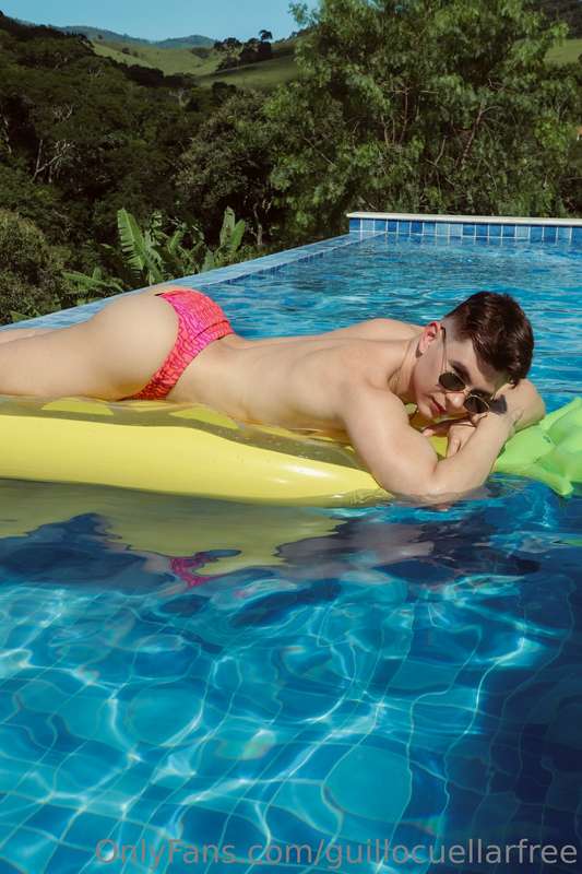 Can you put me sunscreen 🧴? 
¿Me pones bloqueador?