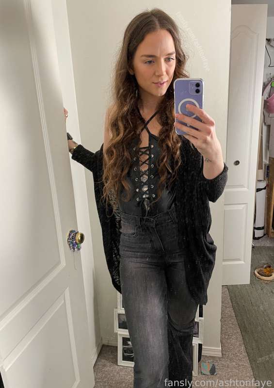 Ashtonfaye - Fansly - 24 Jan, 2023 1