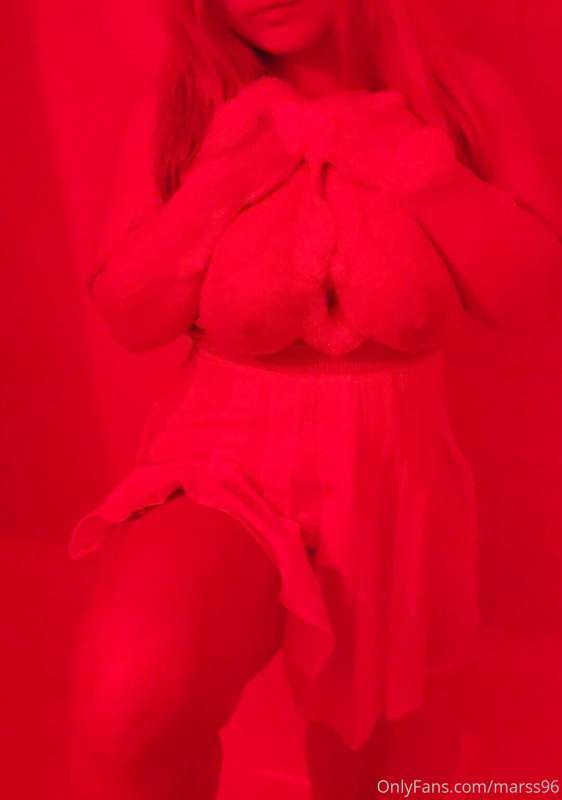 Finally a shower video 🥰🚿 here are some stills ! 2