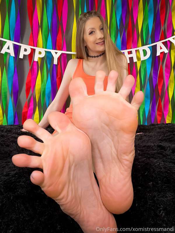 All I wanted for my birthday was for my toes to be sucked ;) 2