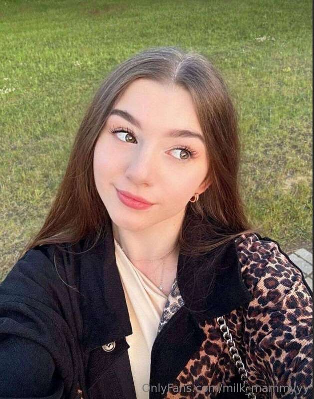 ❣️this sweet girl @sultrylina will warm you up and wake up y..