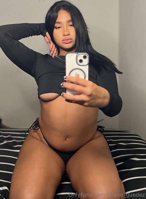 Hey! Do I look good in this outfit? 💋