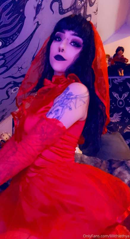 💦❤️ Lydia Deetz needs help taking the dress off ❤️💦 8