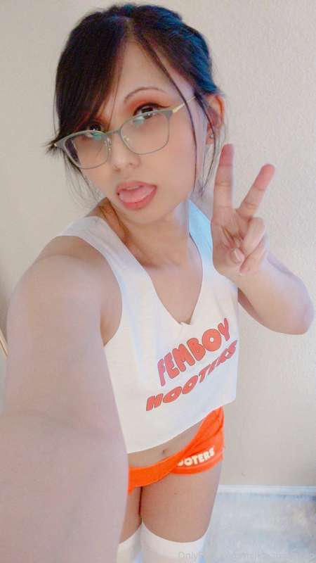 lotta selfies in this first batch >w 21