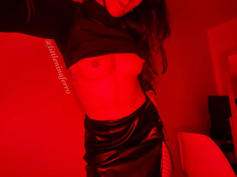I’d thought you’d like to see my outfit 👀 I was feeling naug.. 1