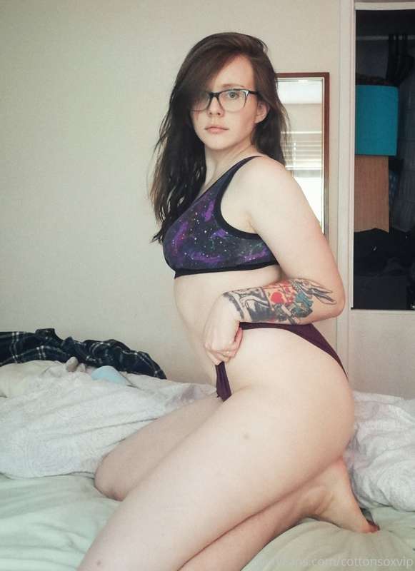 I love the feel of tights with no panties🥰 makes me feel lik.. 9