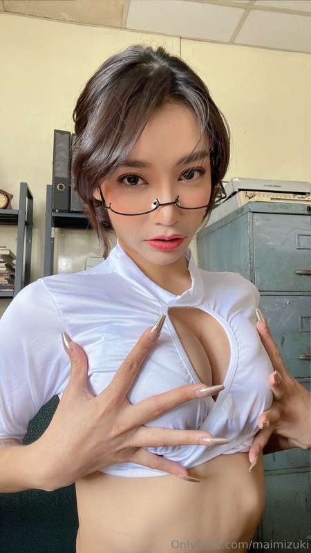 What cup size do you think are my boobies? 😈🥵