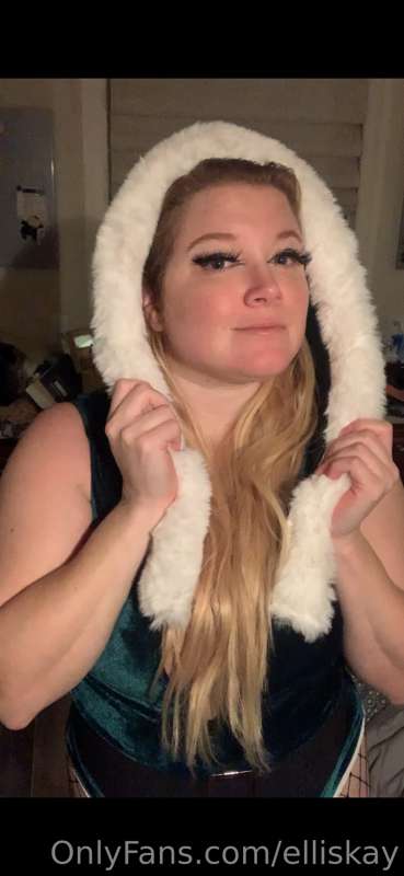 Went to a holiday party over the weekend and wore my cute ne..