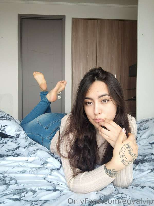 DAILY DOUBLE CONTENT 🩷🩷🩷🩷
1.- preview of my new video
2.- so.. 13