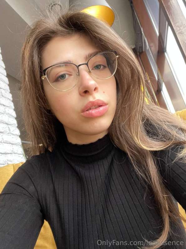 Your home girl 🎀 @maria_curie 🎀 she is waiting for you for a..