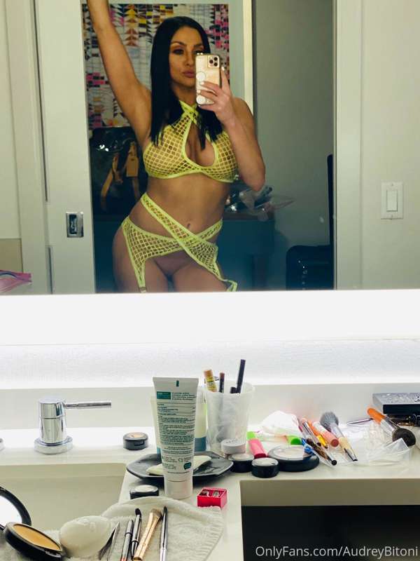 Shall we have some fun tonight??
Tip $25 in my DMs with #SEX.. 1