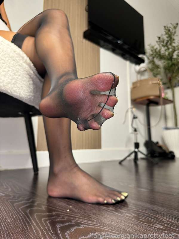 Anikaprettyfeet_ - Fansly - 24 May, 2024 52