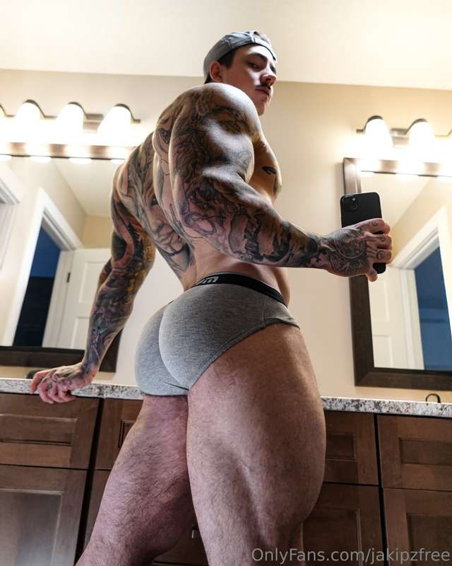 I heard you like em’ THICK 😏🍑…My EXPLICIT gallery 🔞👉 @Jakipz..