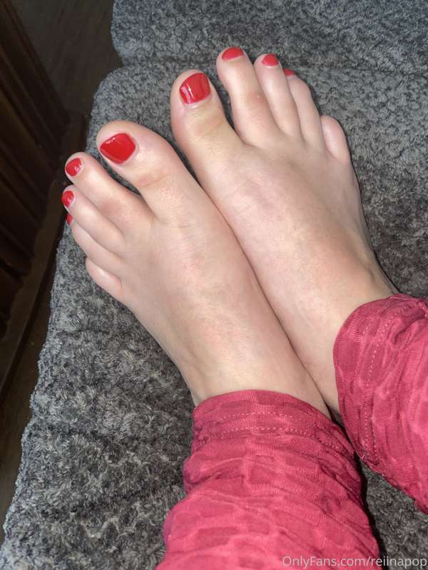 birthday mani-pedi!!!! 💕💕 whomever wants to spoil me 😍