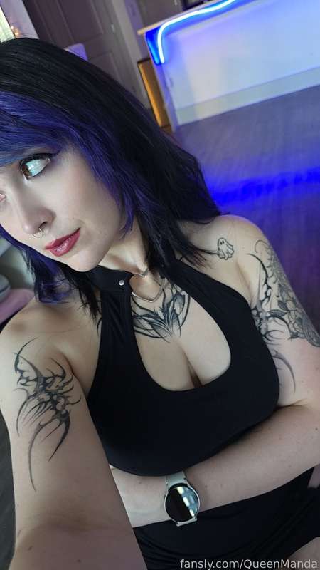 Queenmanda - Fansly - 10 Apr, 2025 2
