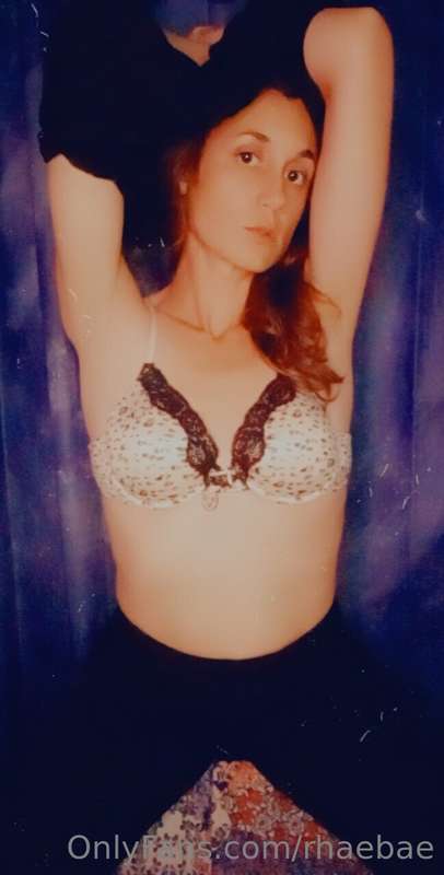 Tell me I'm pretty and watch me cum both times. 8