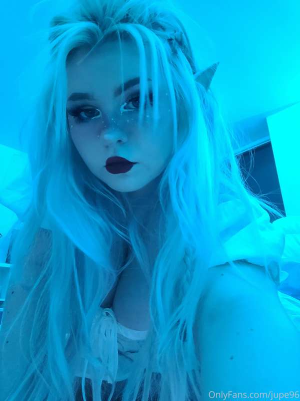 Should I make content in this ?!?!? (Elf, but think DnD not .. 11
