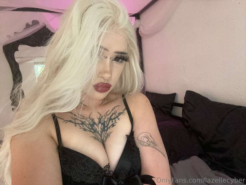 Hehe, do you like blonde on me? ;)